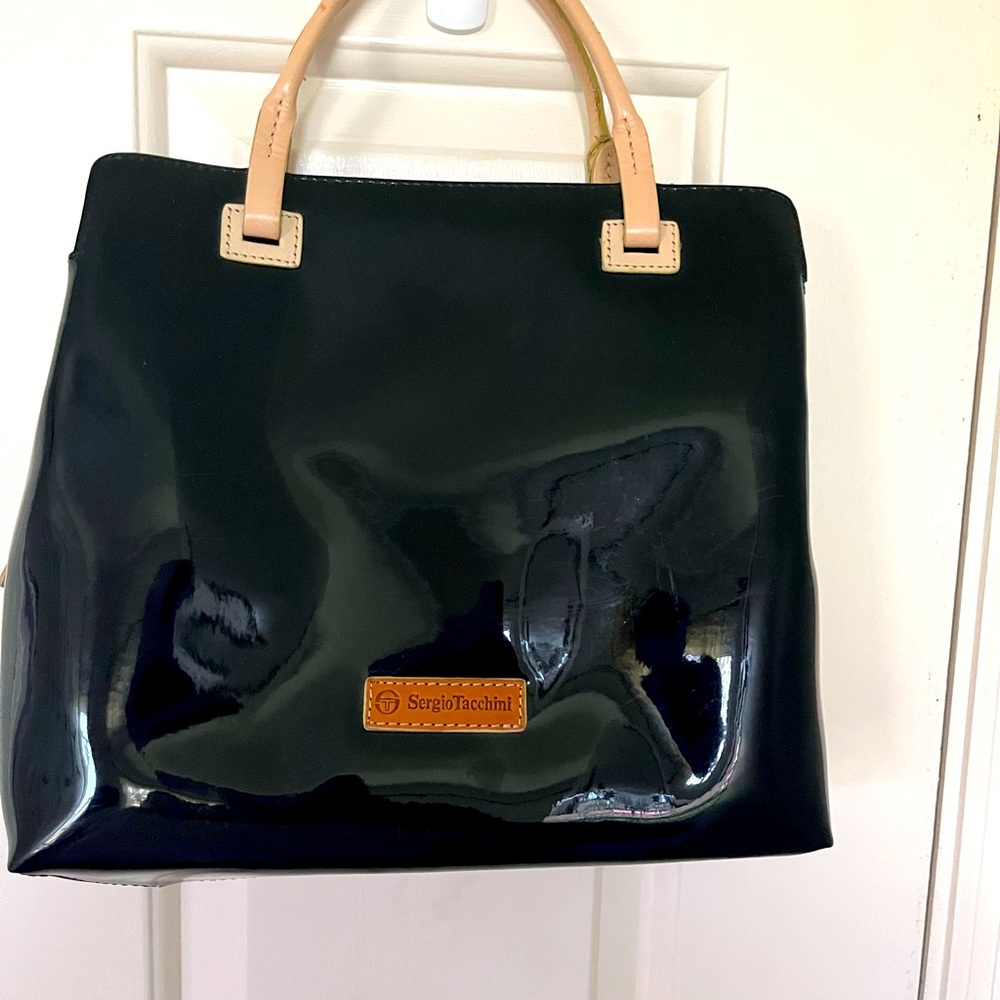 Sergio Tacchini Black Patent leather purse with cream handles. 10x11